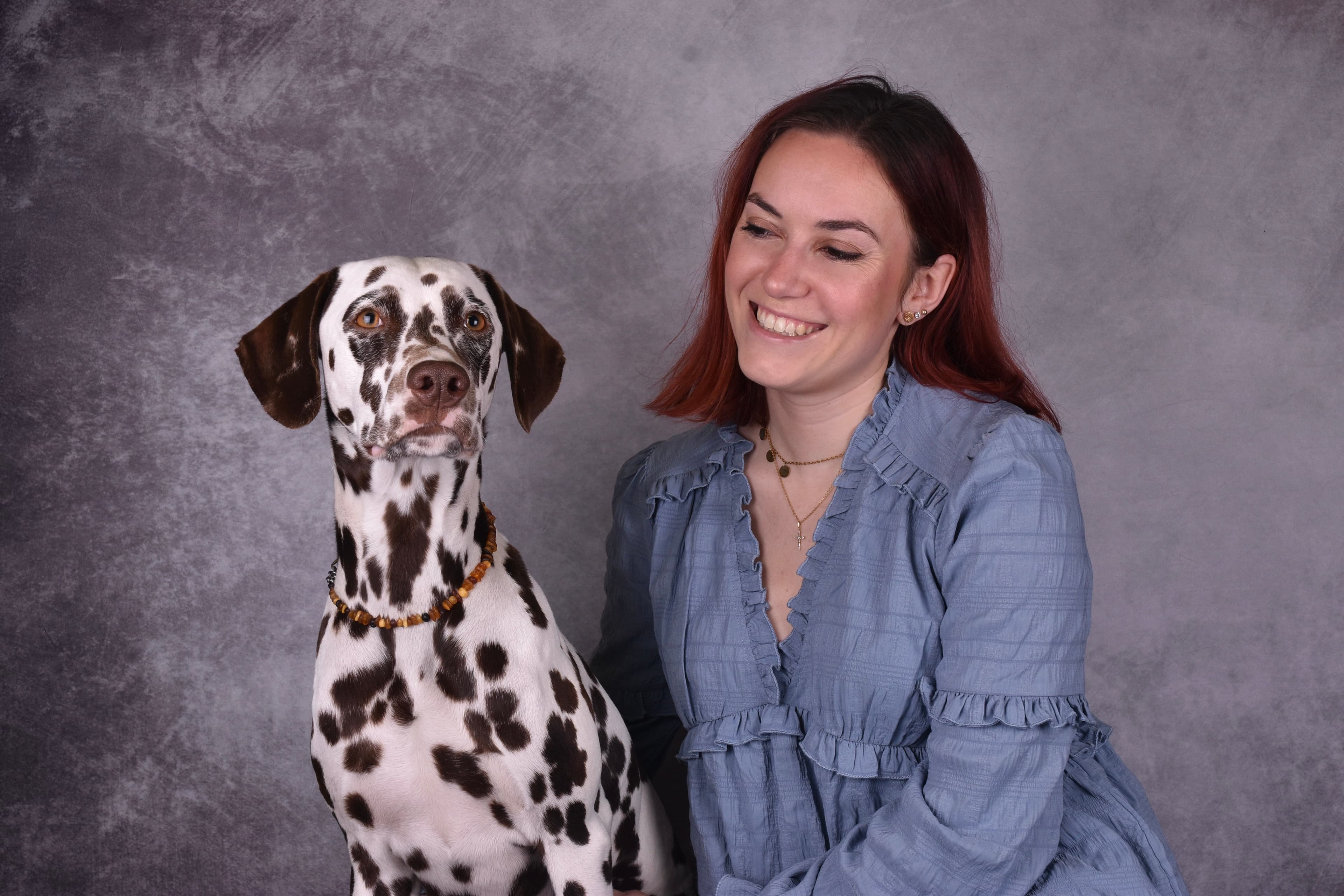 Héline et sa chienne — Maison Enileh